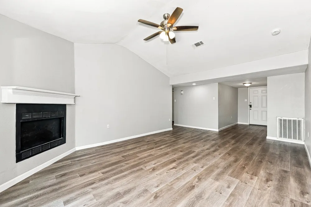 6213 Pine Street Rowlett, TX 75089