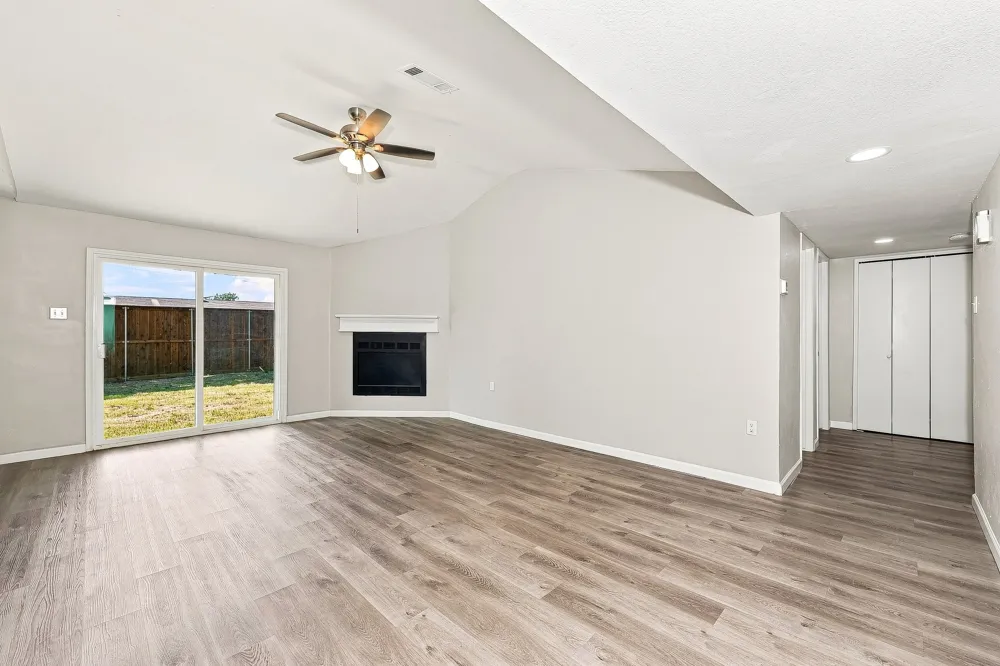 6213 Pine Street Rowlett, TX 75089