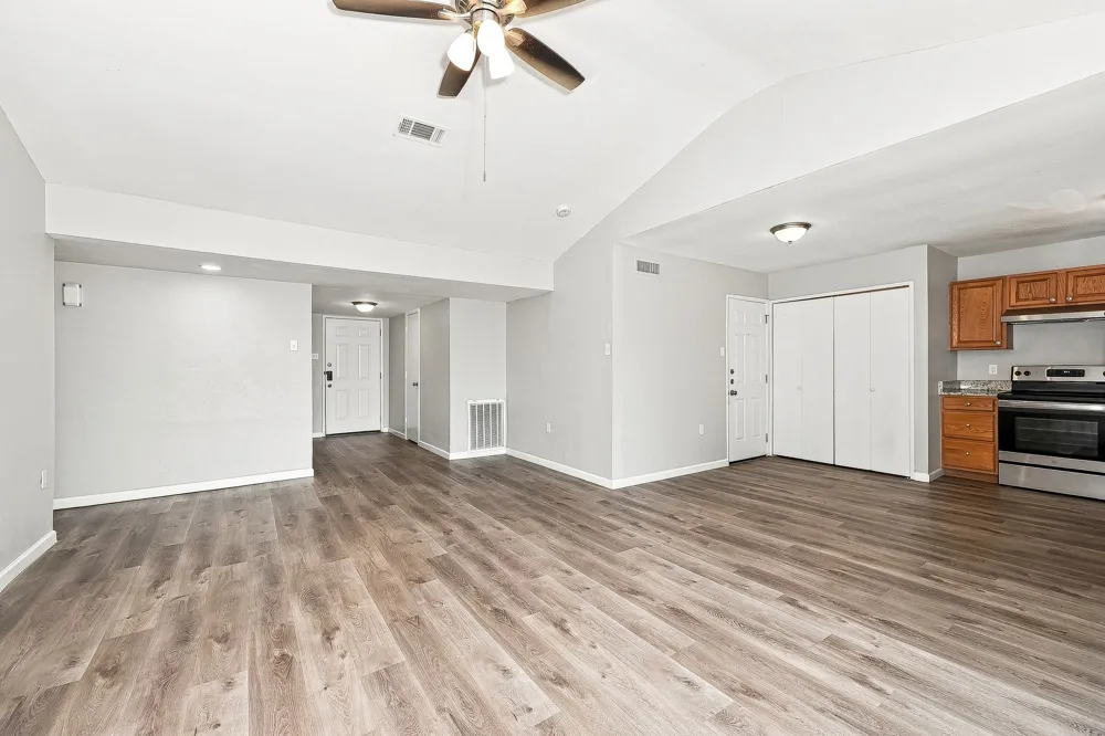 6213 Pine Street Rowlett, TX 75089
