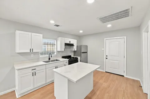 2903 Burkett Street