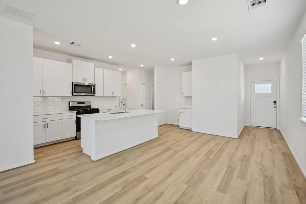 2402 Pioneer Landing Lane Crosby, TX 77532