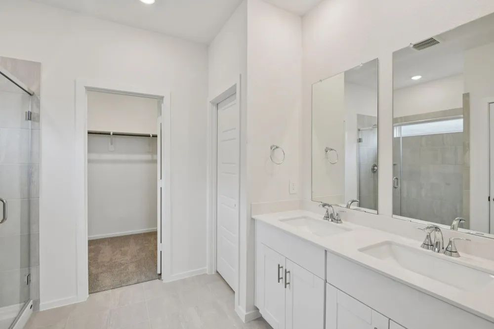 2402 Pioneer Landing Lane Crosby, TX 77532