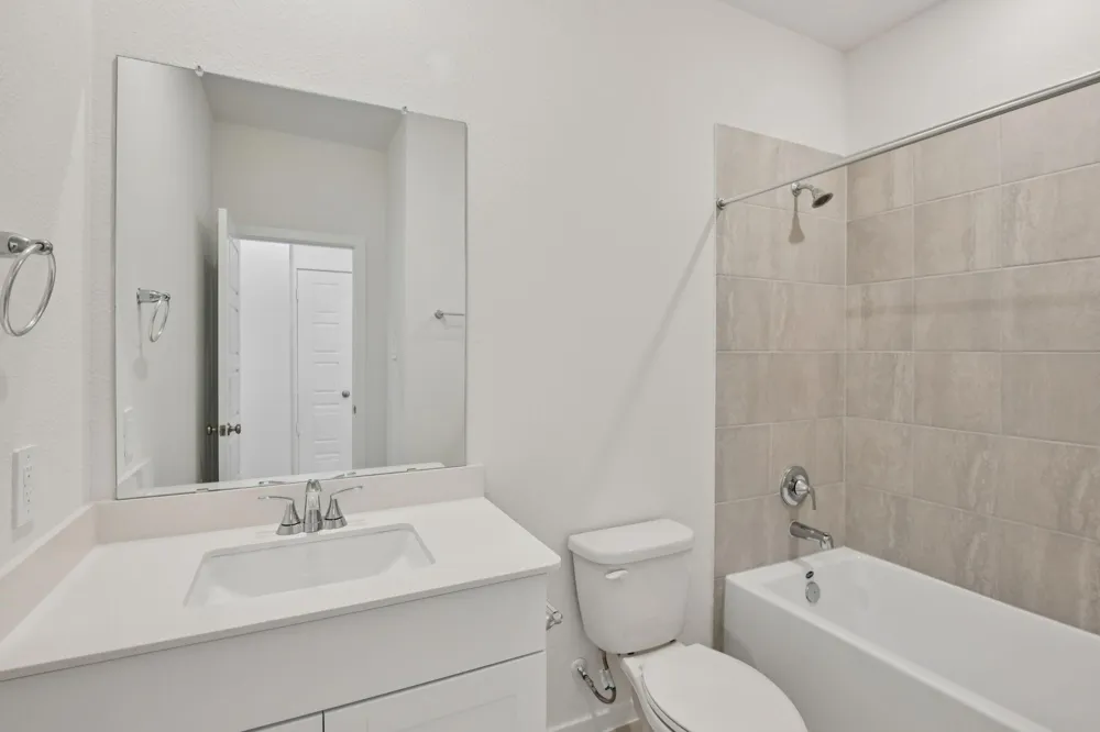 2402 Pioneer Landing Lane Crosby, TX 77532