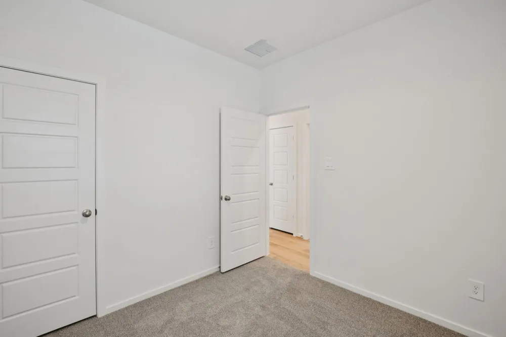 2402 Pioneer Landing Lane Crosby, TX 77532