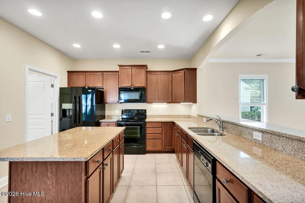 5227 Shipmast Way Southport, NC 28461