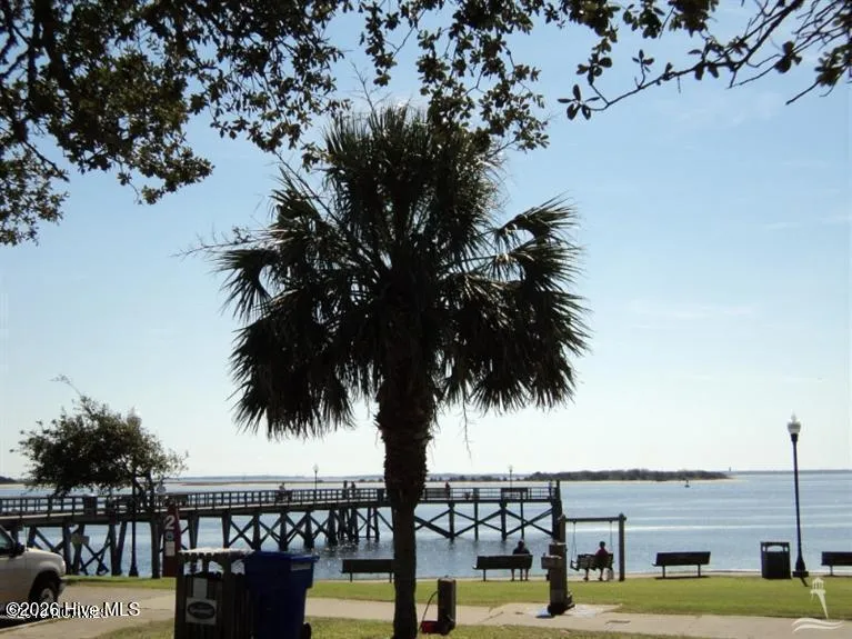 5227 Shipmast Way Southport, NC 28461
