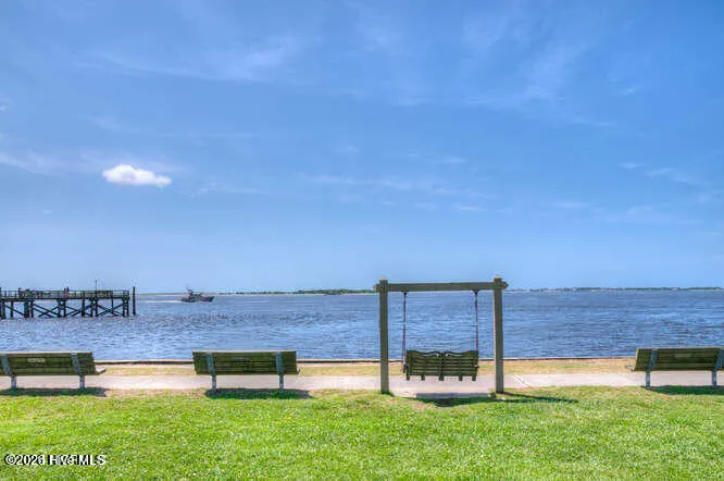 5227 Shipmast Way Southport, NC 28461