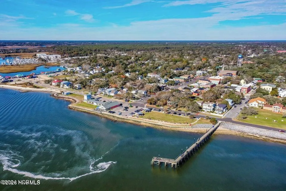 5227 Shipmast Way Southport, NC 28461