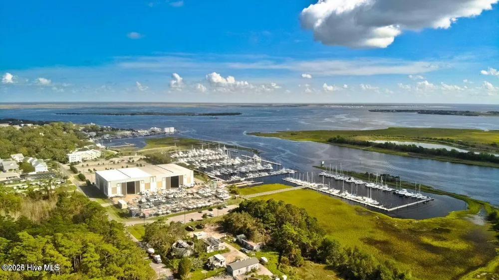 5227 Shipmast Way Southport, NC 28461