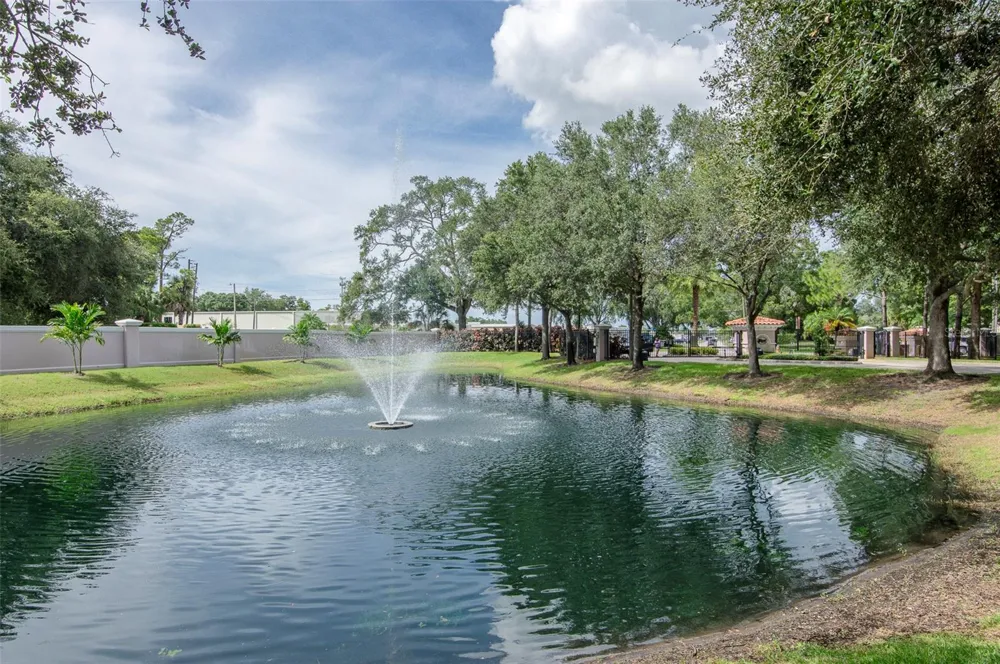 899 LANTERN WAY #201 Clearwater, FL 33765