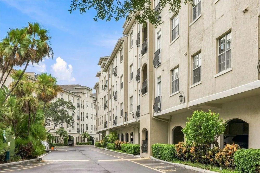 501 KNIGHTS RUN AVENUE #2202 Tampa, FL 33602