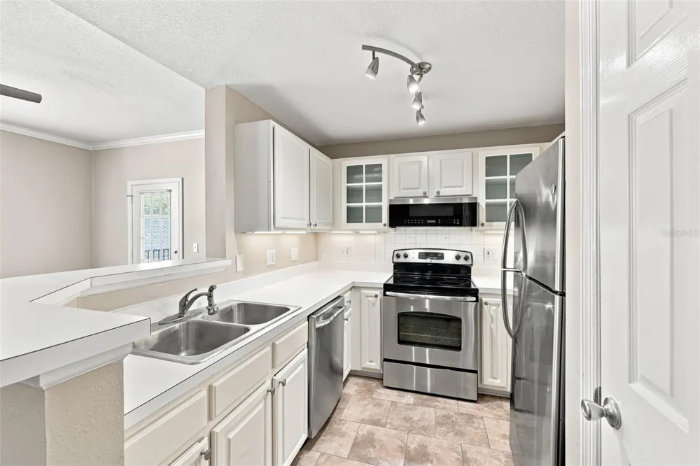 501 KNIGHTS RUN AVENUE #2202 Tampa, FL 33602