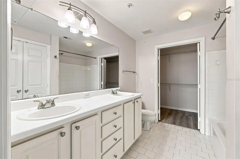 501 KNIGHTS RUN AVENUE #2202 Tampa, FL 33602