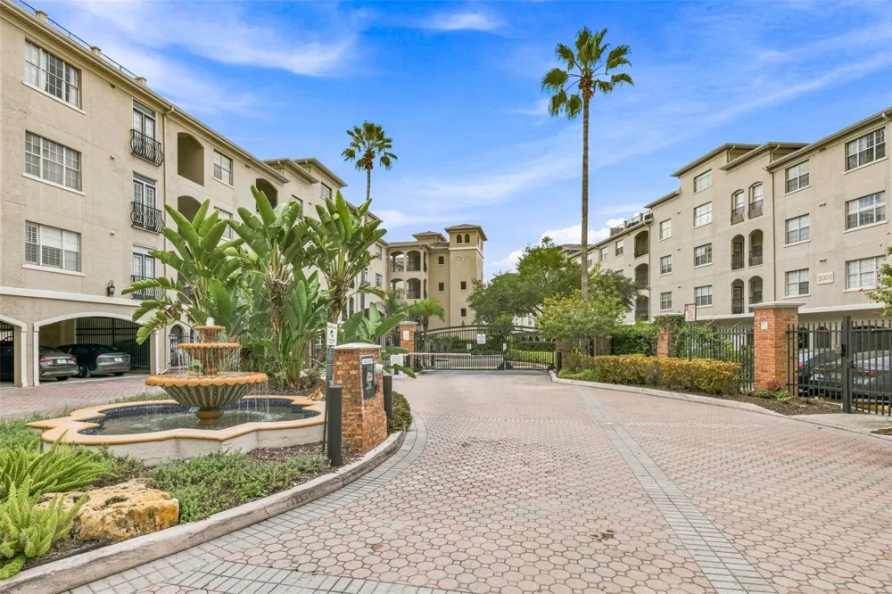 501 KNIGHTS RUN AVENUE #2202 Tampa, FL 33602