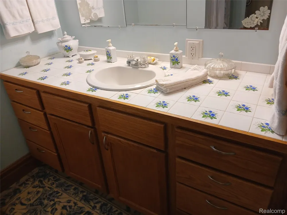 5405 S Lakeshore Road Sherman Township, MI 48441