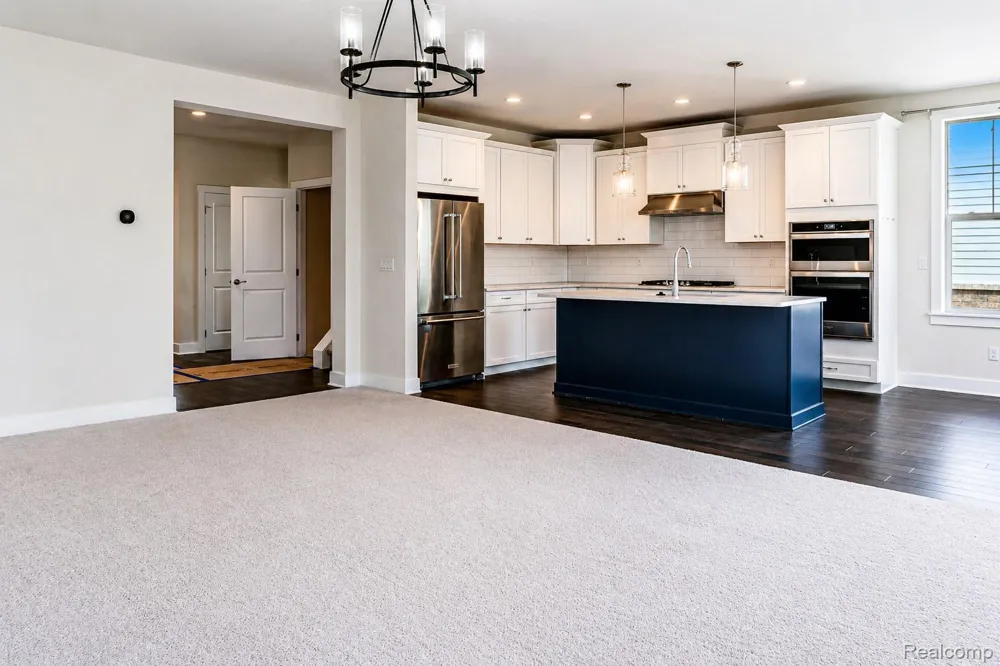 5545 Helmsdale Boulevard West Bloomfield Charter Township, MI 48322