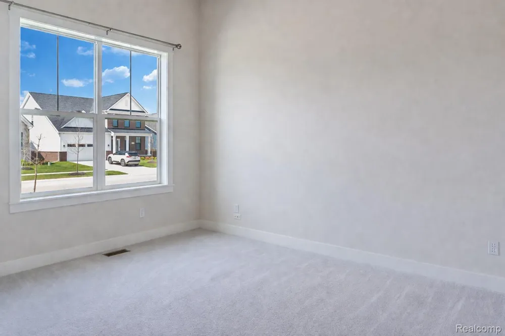 5545 Helmsdale Boulevard West Bloomfield Charter Township, MI 48322