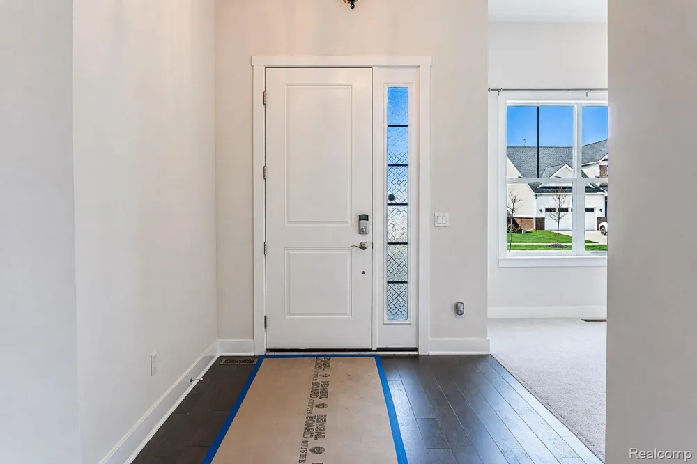 5545 Helmsdale Boulevard West Bloomfield Charter Township, MI 48322