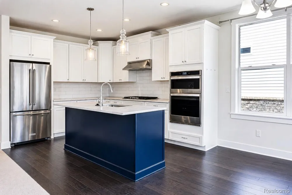 5545 Helmsdale Boulevard West Bloomfield Charter Township, MI 48322