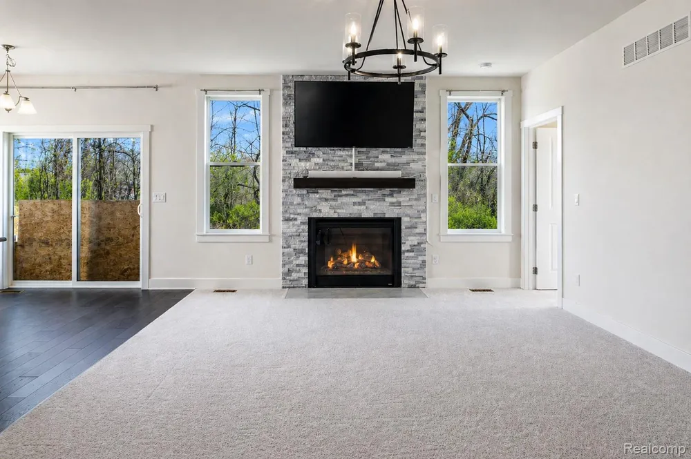 5545 Helmsdale Boulevard West Bloomfield Charter Township, MI 48322