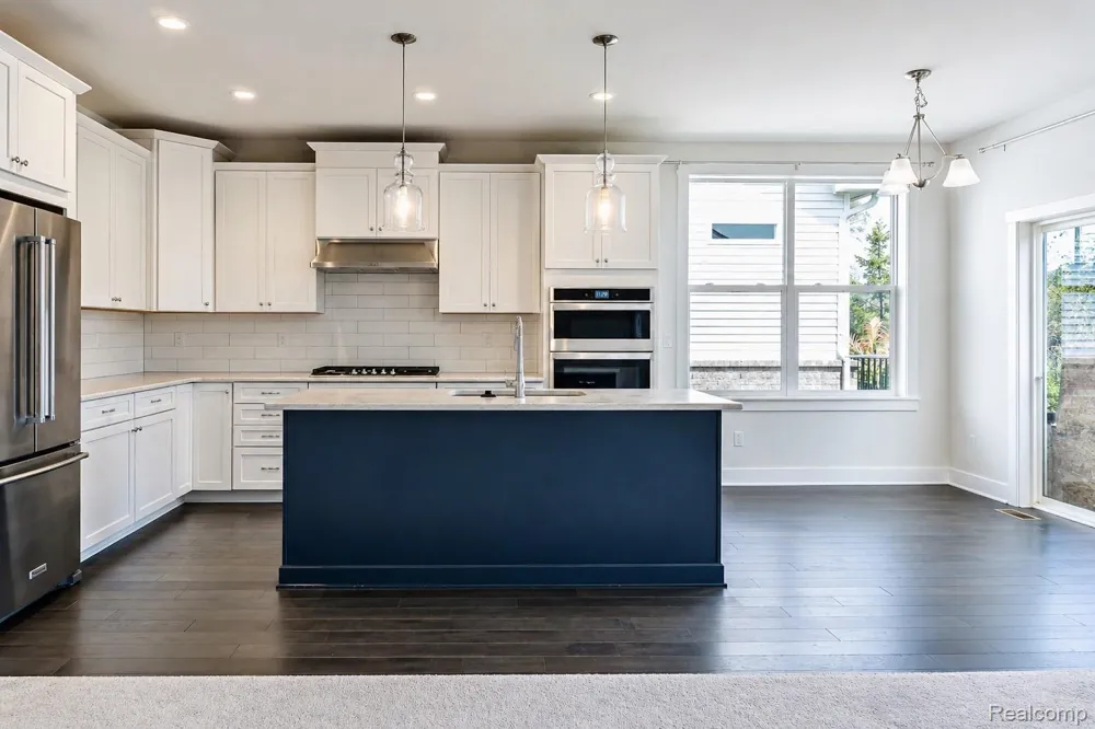 5545 Helmsdale Boulevard West Bloomfield Charter Township, MI 48322