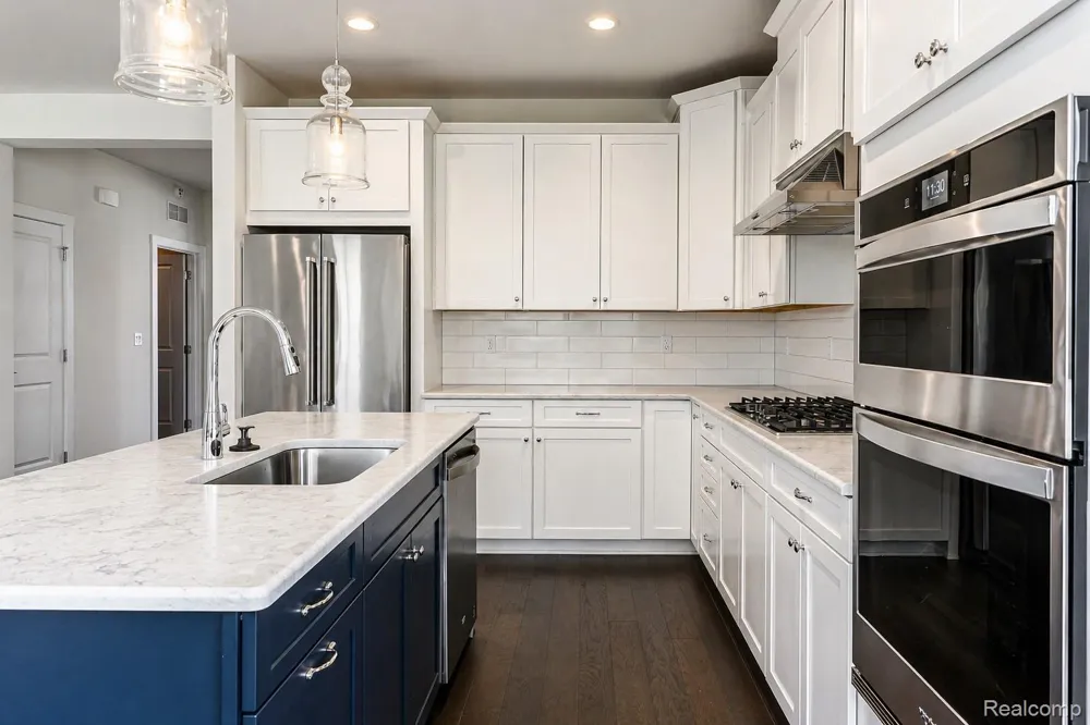 5545 Helmsdale Boulevard West Bloomfield Charter Township, MI 48322
