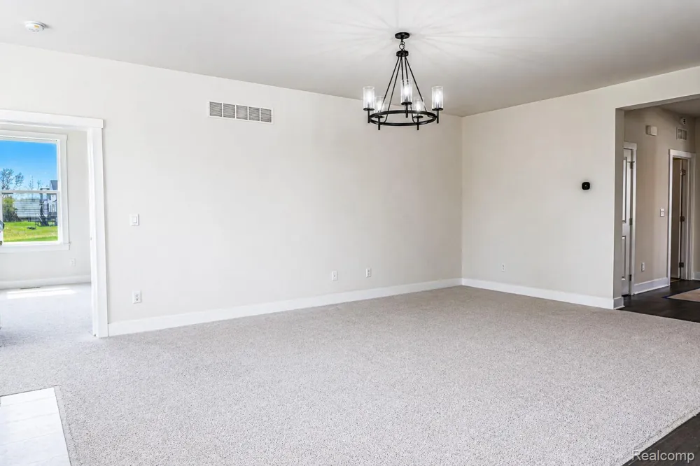 5545 Helmsdale Boulevard West Bloomfield Charter Township, MI 48322