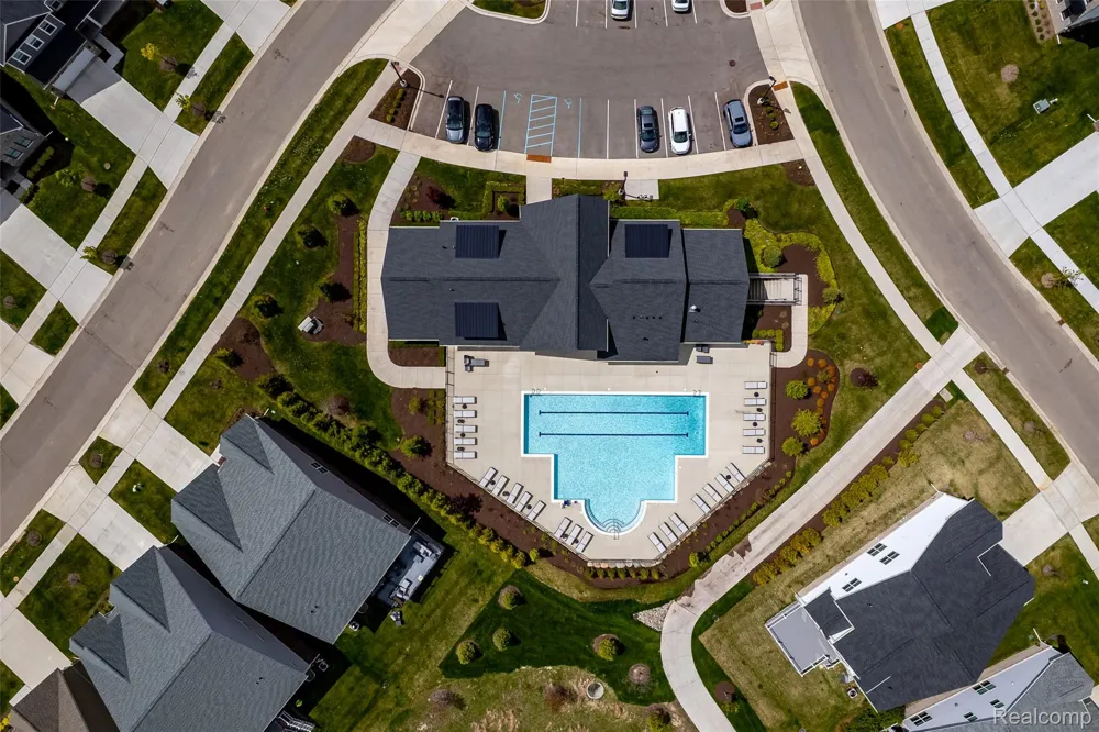 5545 Helmsdale Boulevard West Bloomfield Charter Township, MI 48322