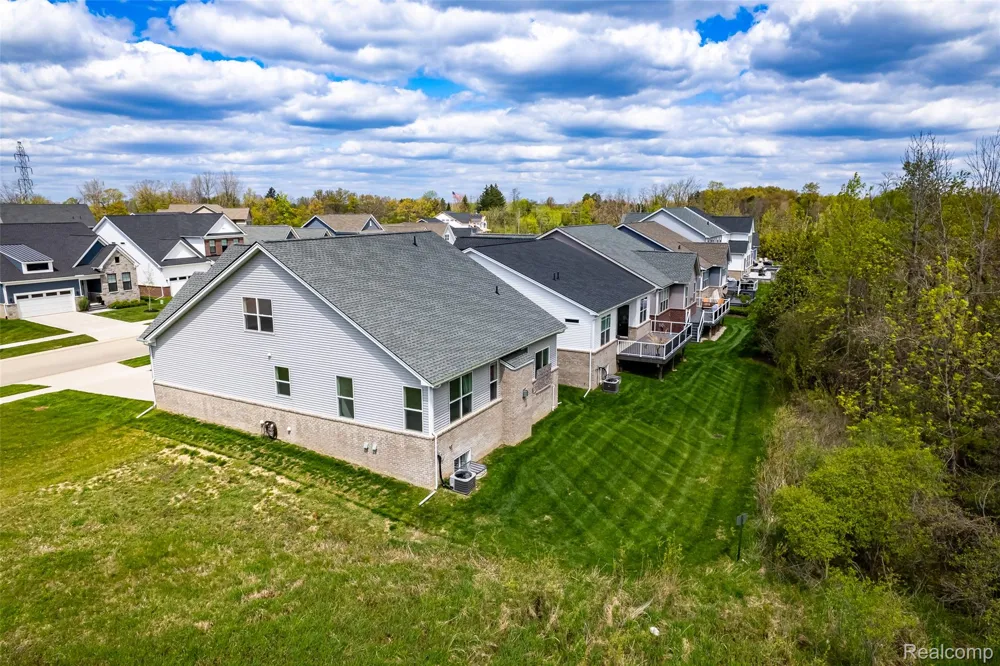 5545 Helmsdale Boulevard West Bloomfield Charter Township, MI 48322