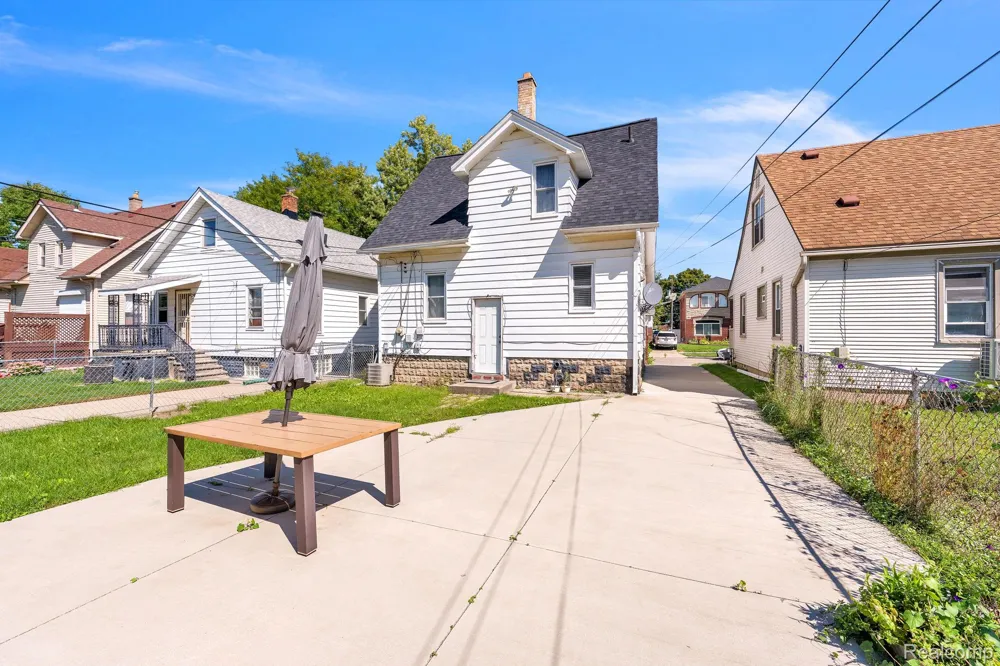 4873 Curtis Street Dearborn City, MI 48126