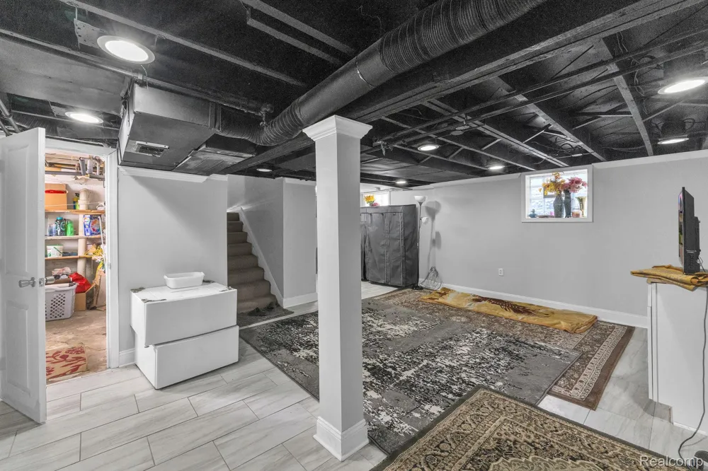 4873 Curtis Street Dearborn City, MI 48126