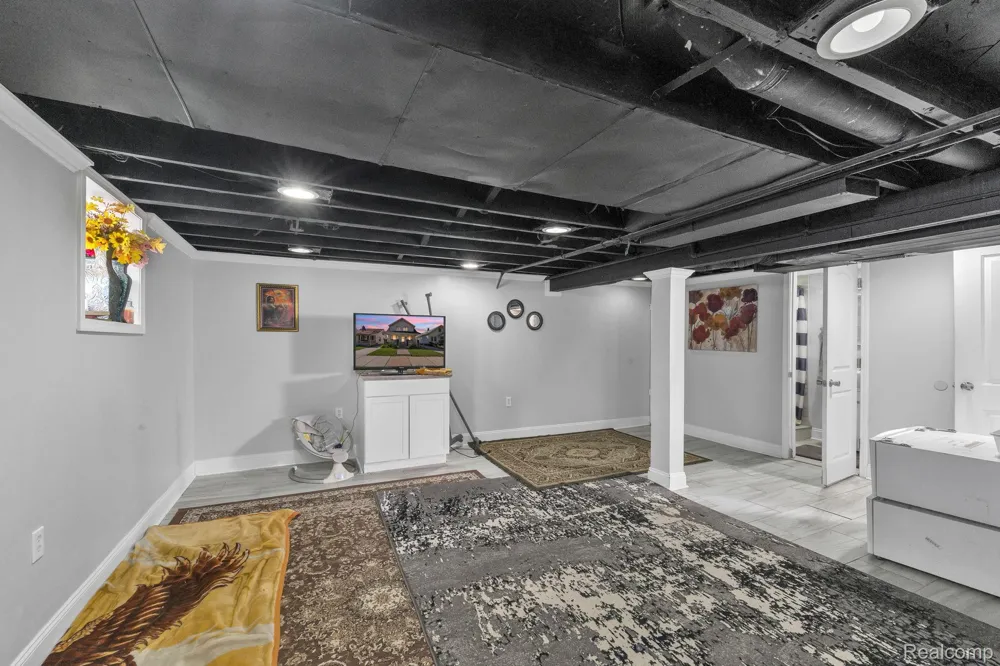 4873 Curtis Street Dearborn City, MI 48126