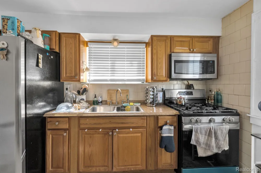 4873 Curtis Street Dearborn City, MI 48126