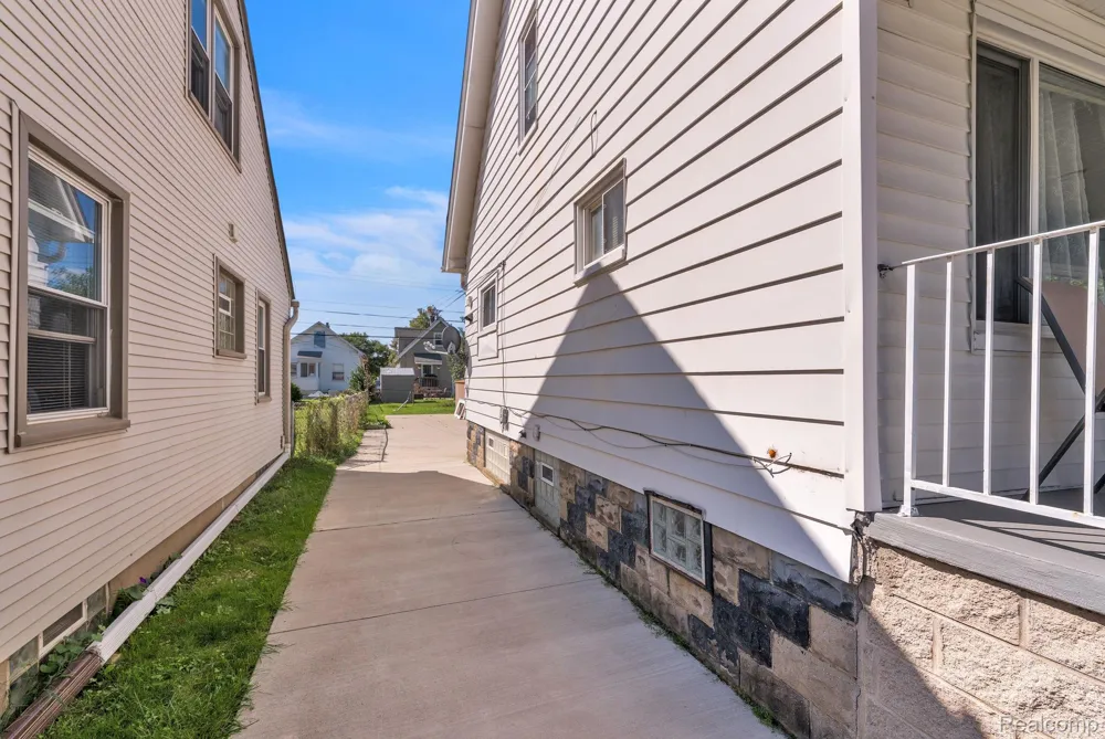 4873 Curtis Street Dearborn City, MI 48126
