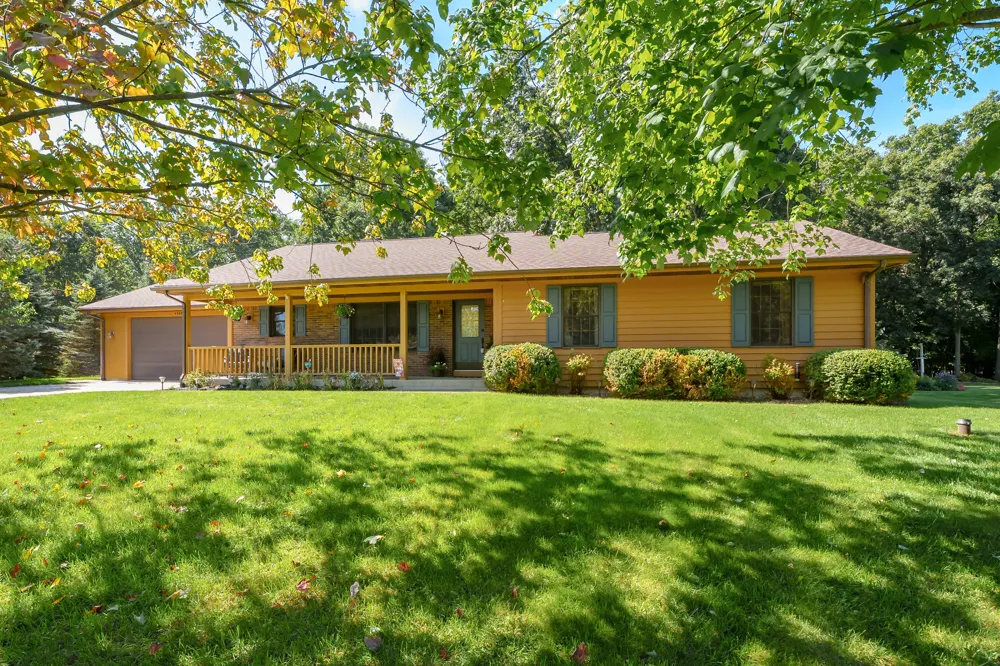 48884 Hickory Lane Antwerp Township, MI 49071