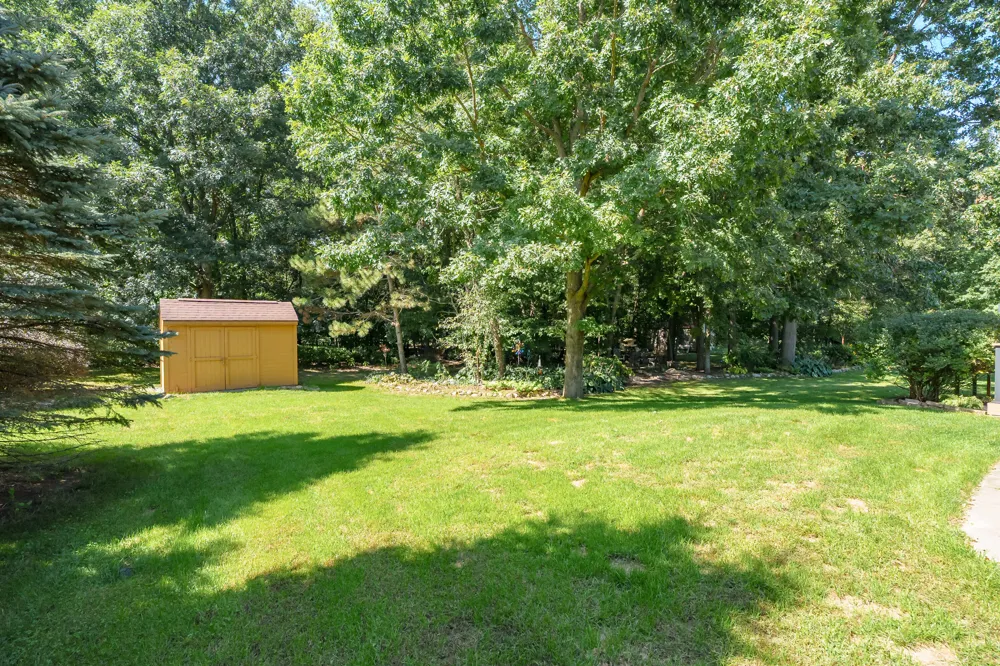 48884 Hickory Lane Antwerp Township, MI 49071