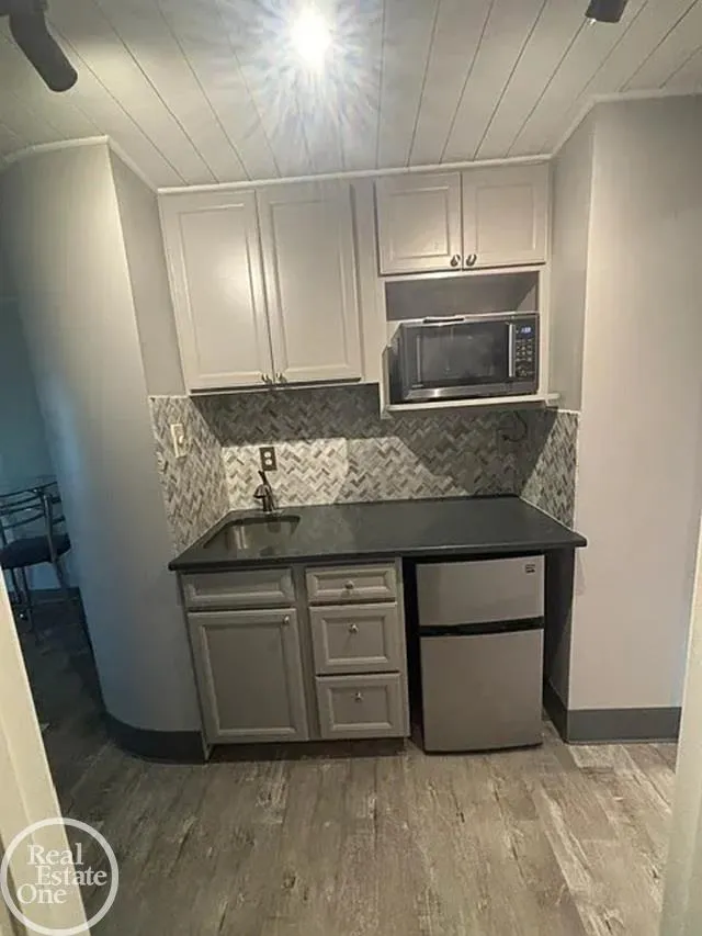 3295 Beach Road Port Huron City, MI 48060