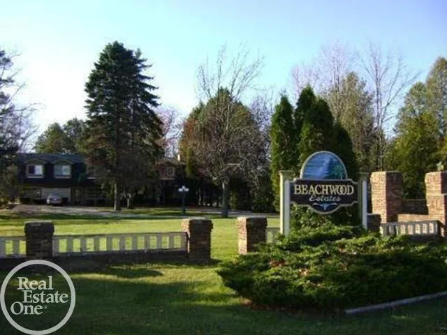 3295 Beach Road Port Huron City, MI 48060