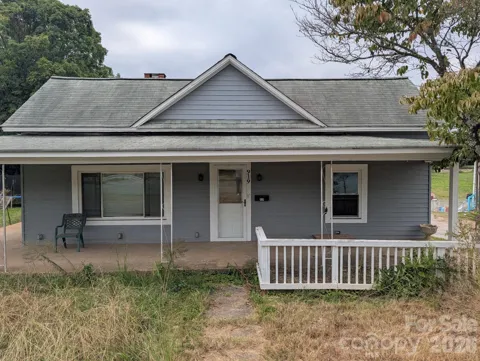 919 W 1st Street