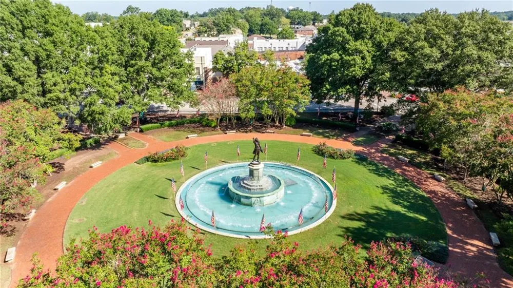 205 Long Cove Drive LaGrange, GA 30240