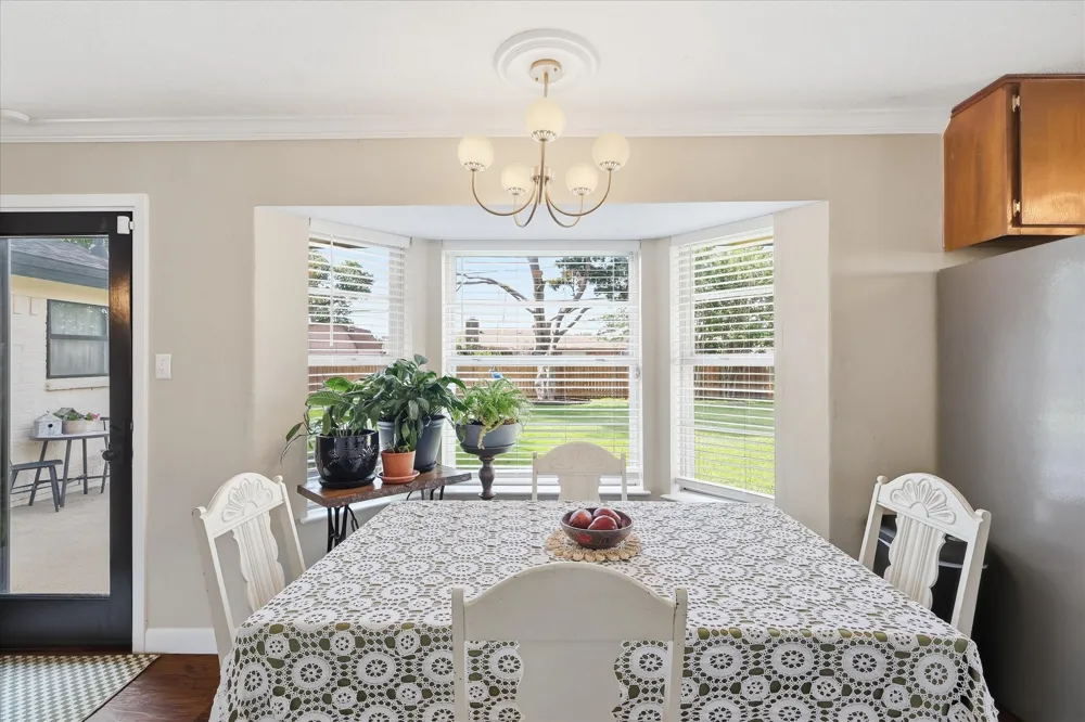 217 E Louella Drive Hurst, TX 76054