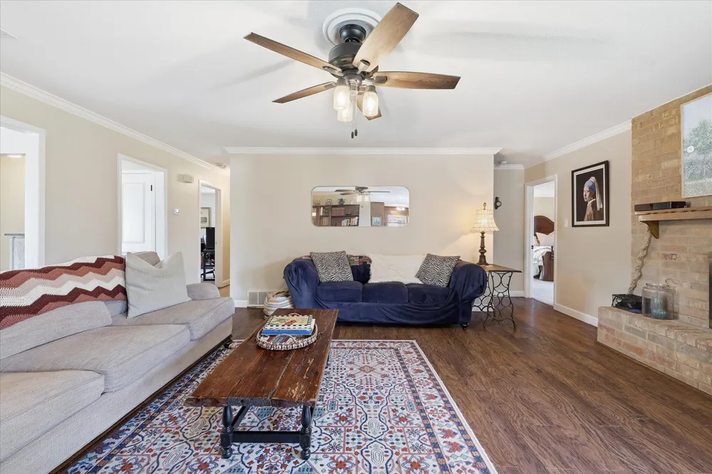 217 E Louella Drive Hurst, TX 76054