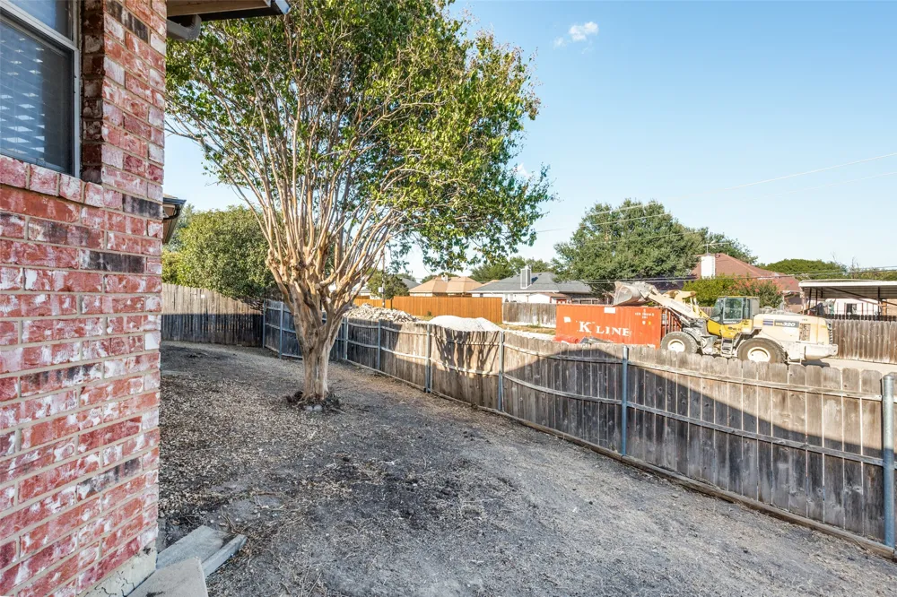 7728 Liz Lane Watauga, TX 76148