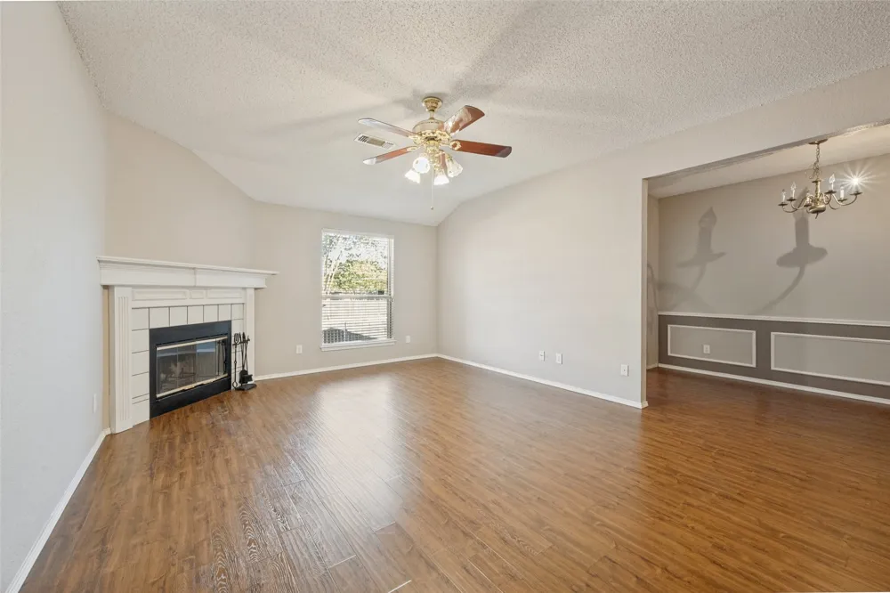 7728 Liz Lane Watauga, TX 76148