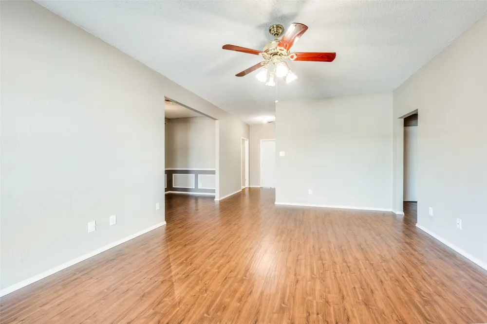 7728 Liz Lane Watauga, TX 76148
