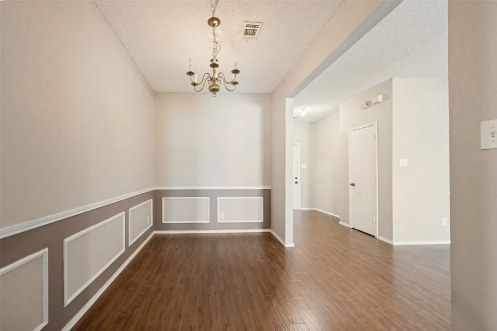 7728 Liz Lane Watauga, TX 76148
