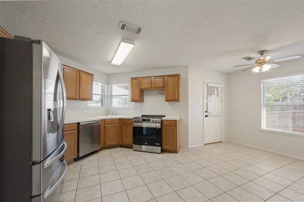 7728 Liz Lane Watauga, TX 76148