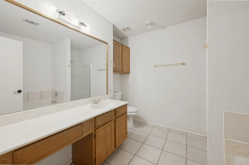 7728 Liz Lane Watauga, TX 76148