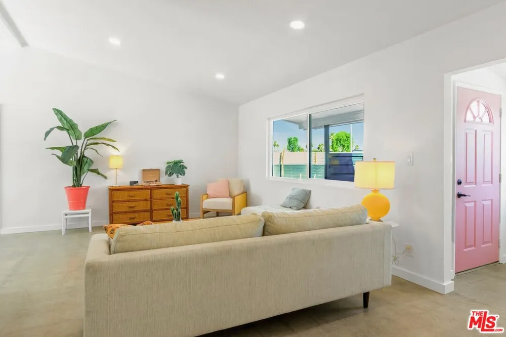 4325 E Calle De Carlos Palm Springs, CA 92264