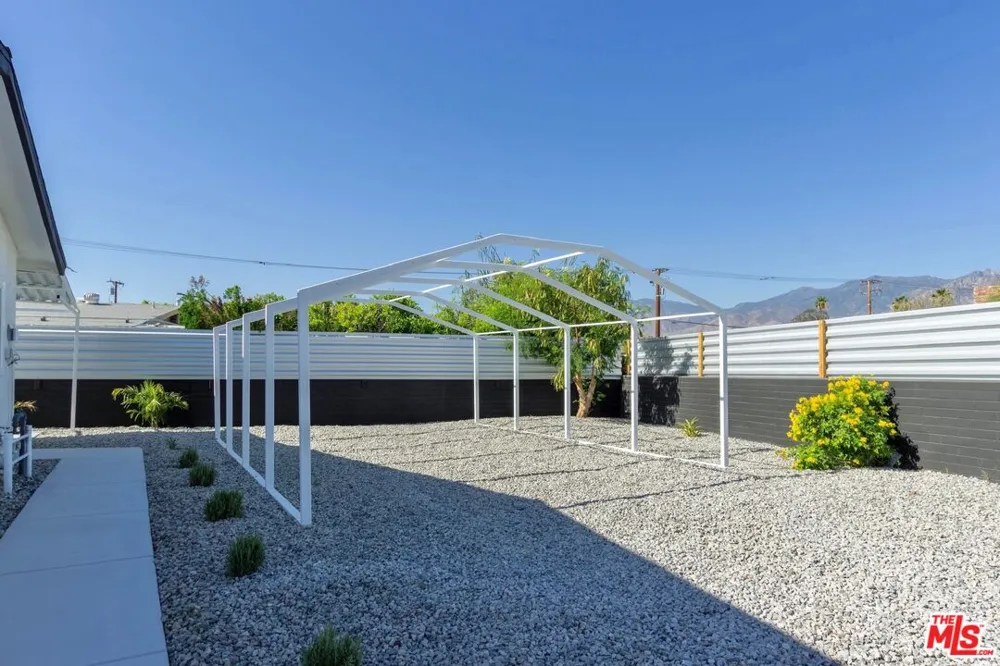 4325 E Calle De Carlos Palm Springs, CA 92264